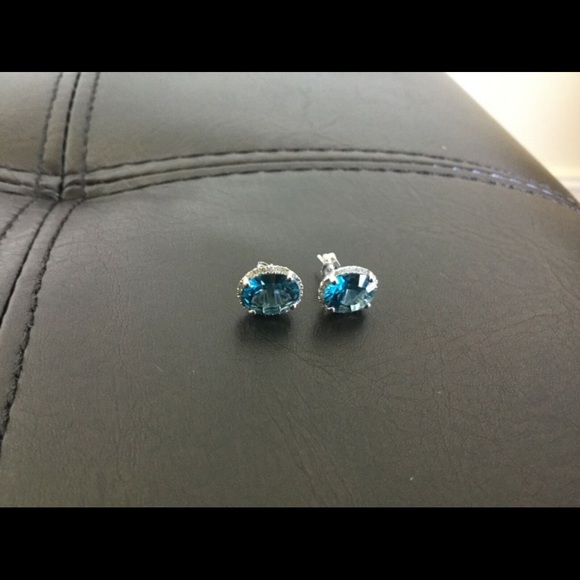 14K White Gold London Blue Topaz and Diamonds Oval Stud Earrings - Picture 7 of 12